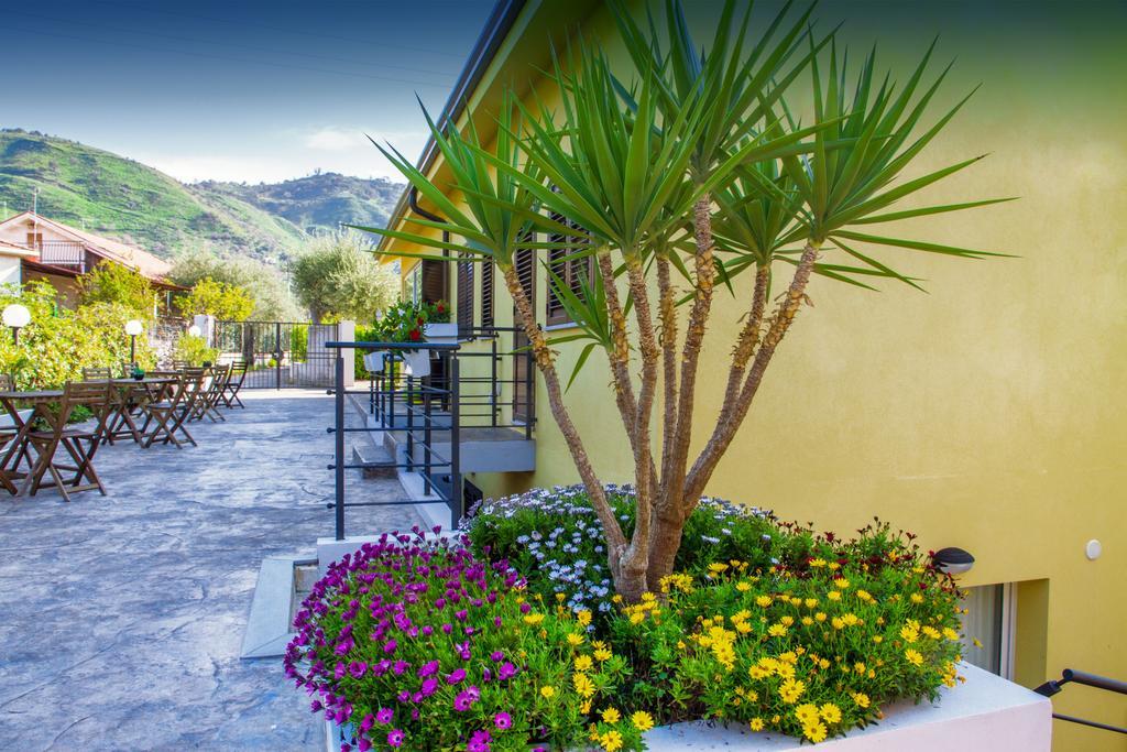 Baia Degli Ulivi Apartments Чефалу Экстерьер фото