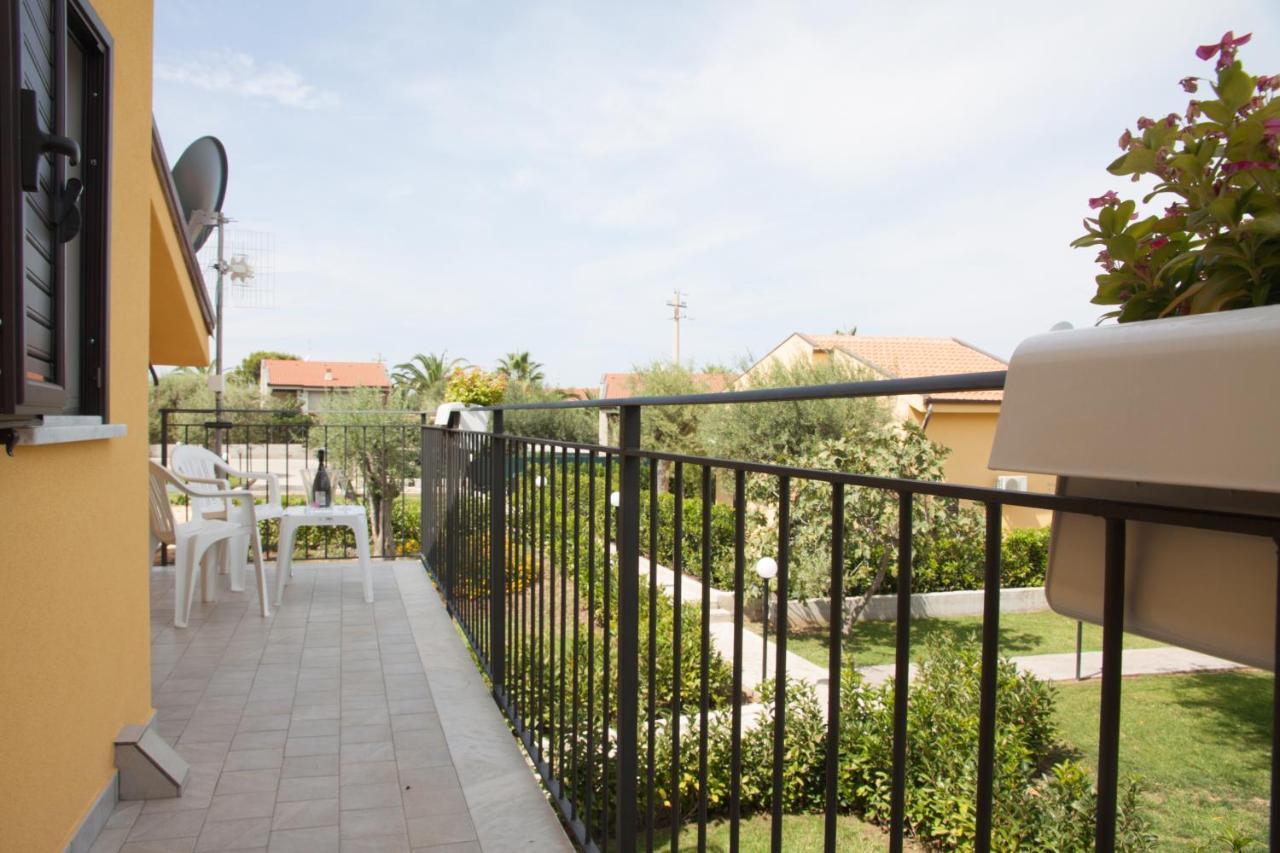 Baia Degli Ulivi Apartments Чефалу Номер фото